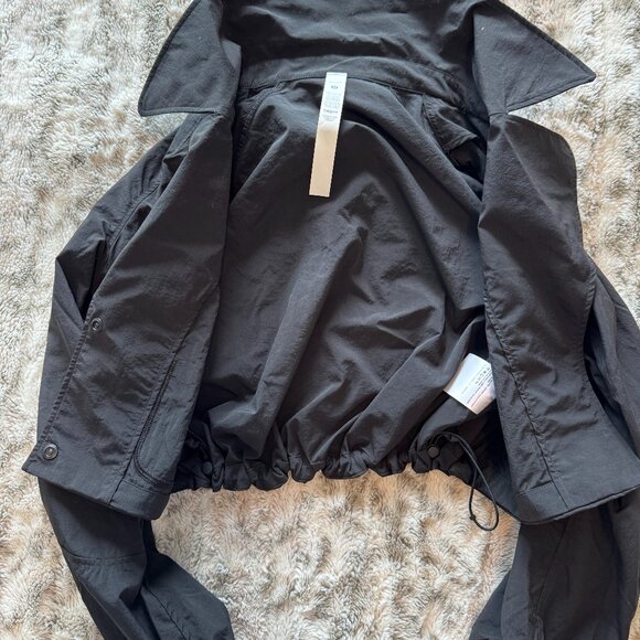 LULULEMON CROPPED JACKET - ONLY WORN ONCE - SIZE XXS - Picture 1 of 4